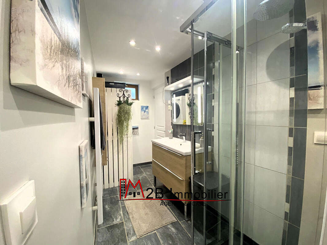 F3 renove avec terrasses - photo 8