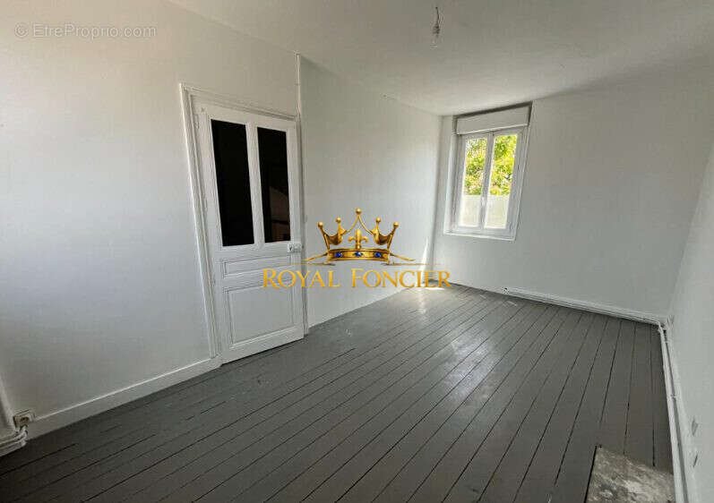 Chambre 1 - Maison à CHATELLERAULT