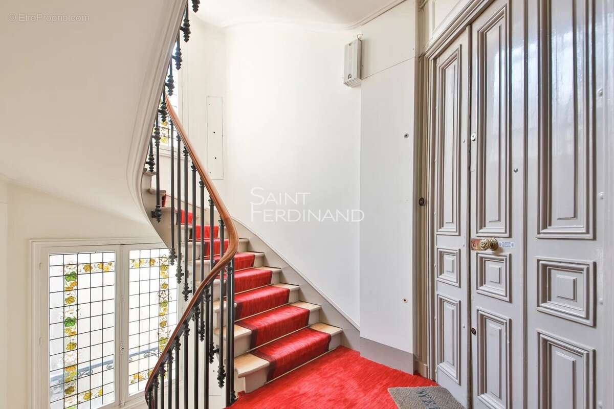 Appartement à PARIS-17E