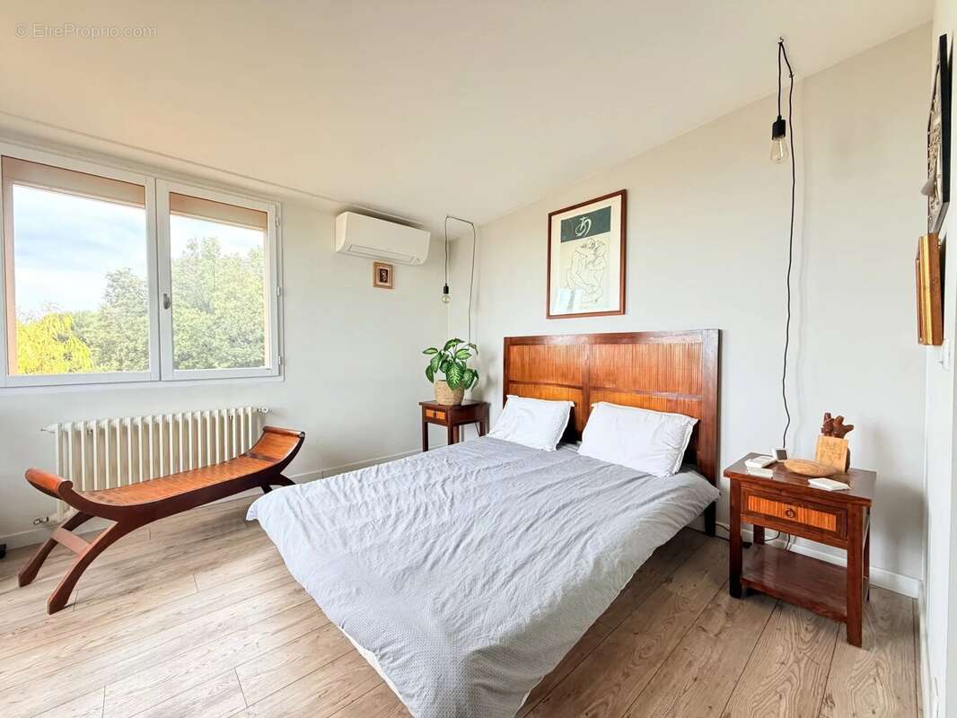 Appartement à SAINT-LAURENT-DU-VAR