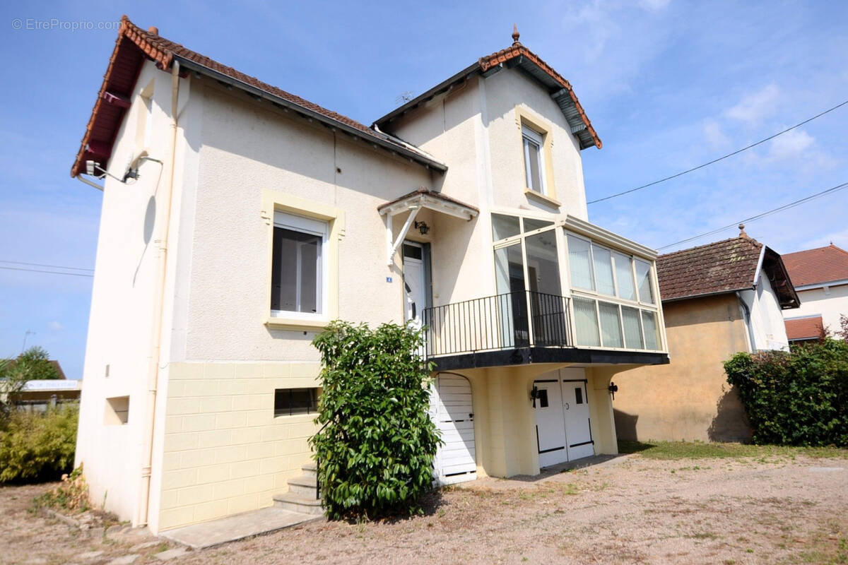 Maison à GUEUGNON