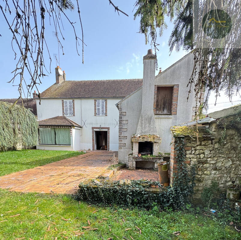 Maison à EGREVILLE