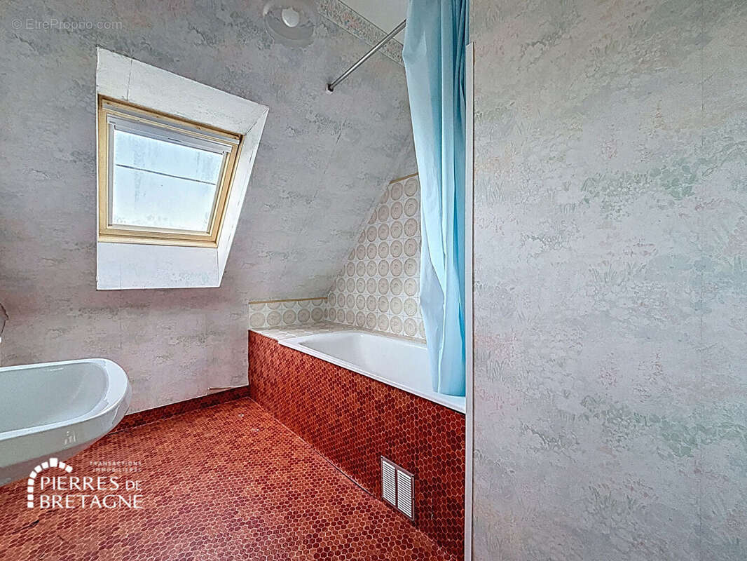 Maison à PLOUGONVELIN