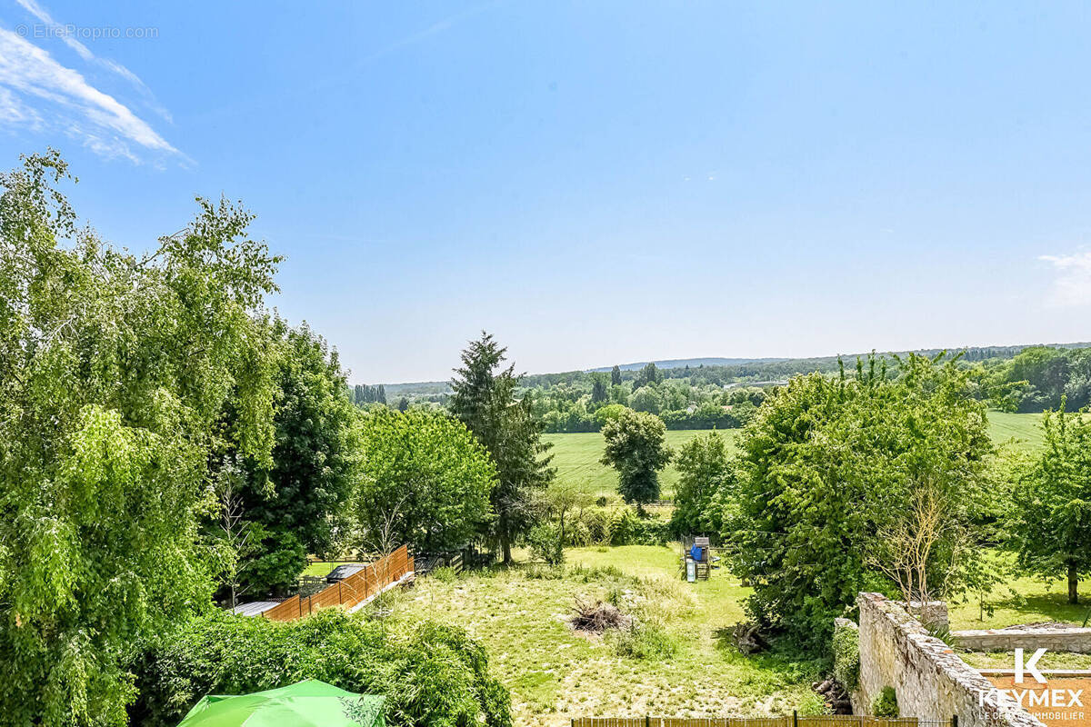 Terrain à CHAMPAGNE-SUR-OISE