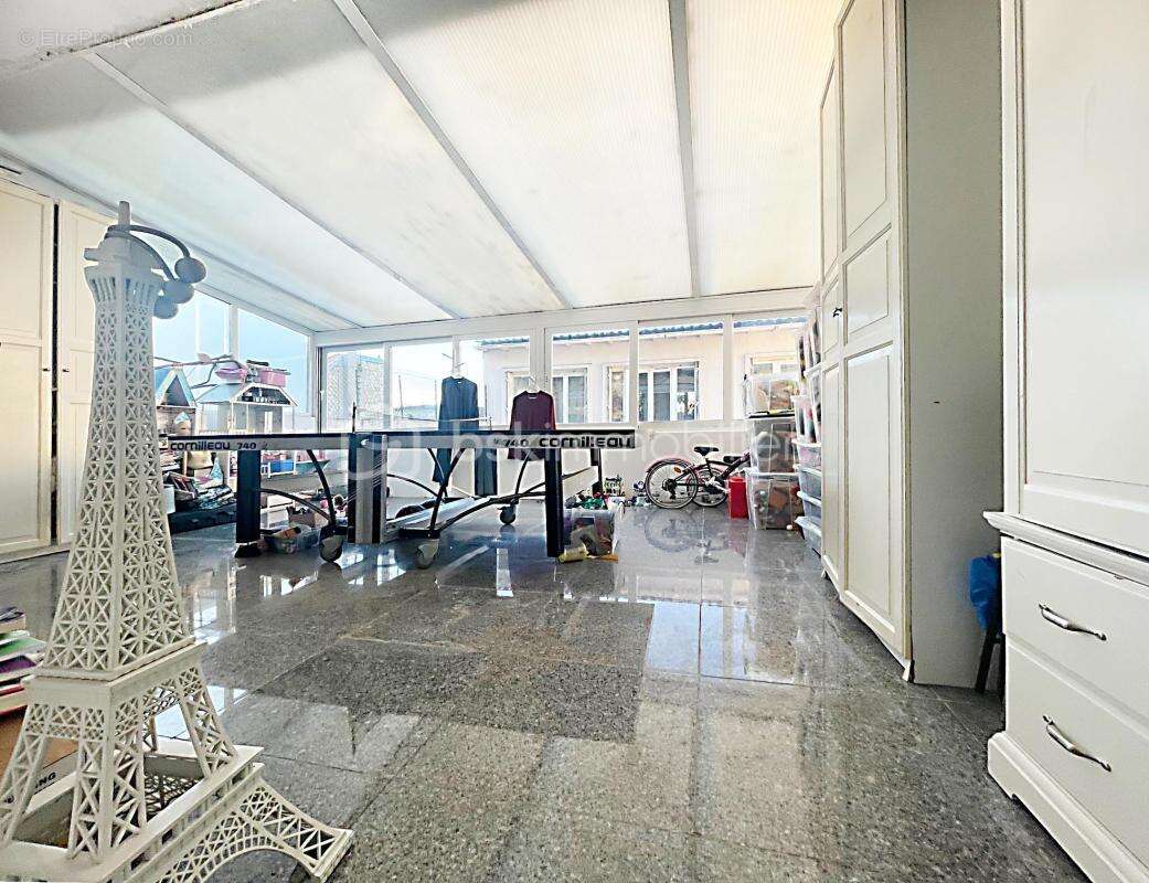 Grand 5 pièces avec terrasse, box et remise - photo 15