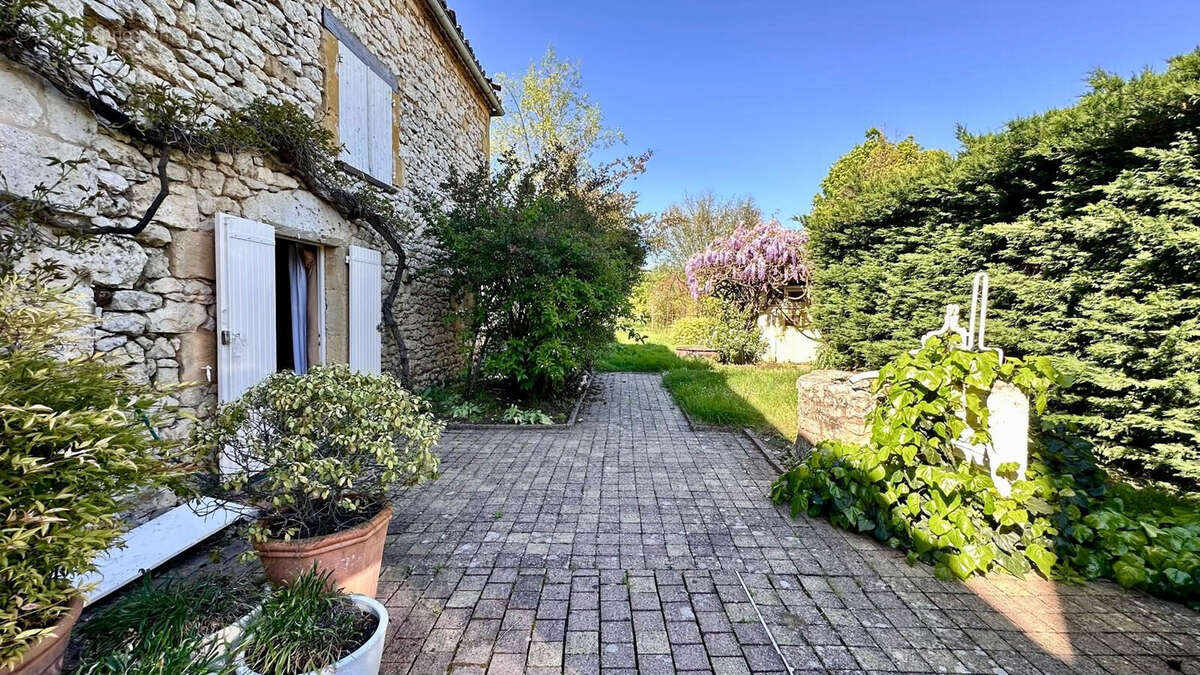 Belle maison de village - Maison à FAUX