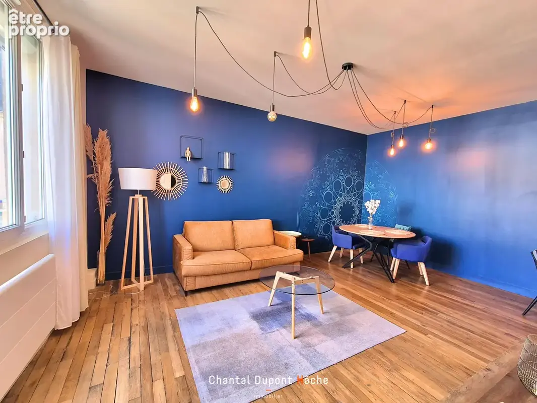 CHARTRES COEUR DE VILLE - Bel Appartement 2 pièces entièrement rénové avec gout et vendu meublé - photo 5