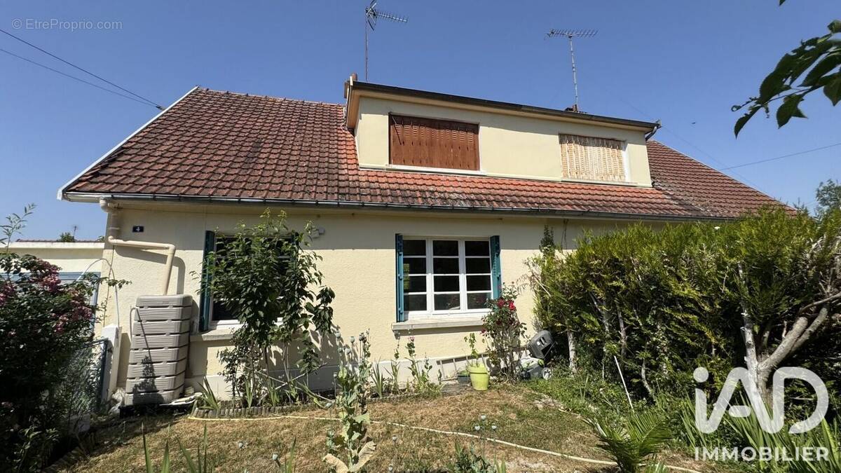 Photo 1 - Maison à ROMILLY-SUR-SEINE