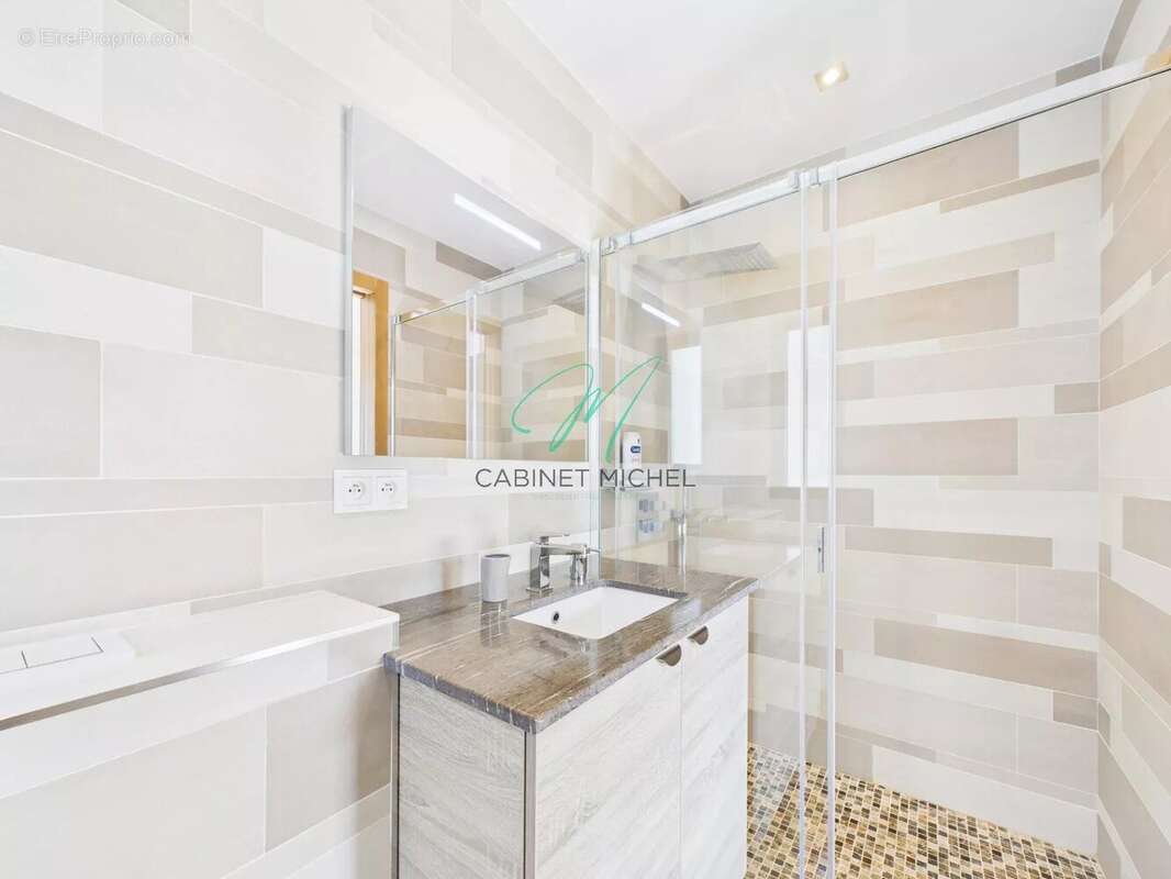 Maison à ROQUEFORT-LES-PINS