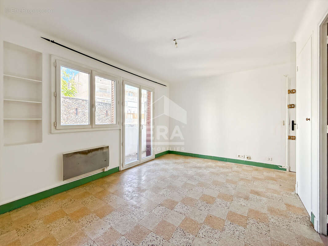 Appartement à MARSEILLE-4E