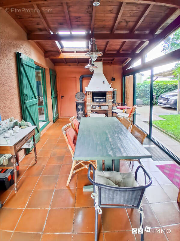 Maison 128 m² à Villeneuve-Tolosane  - photo 8