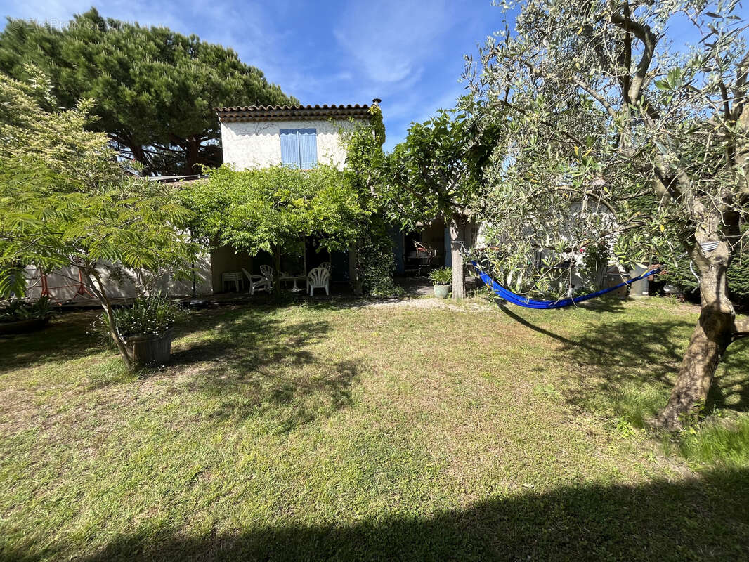 Autre à PUGET-SUR-ARGENS