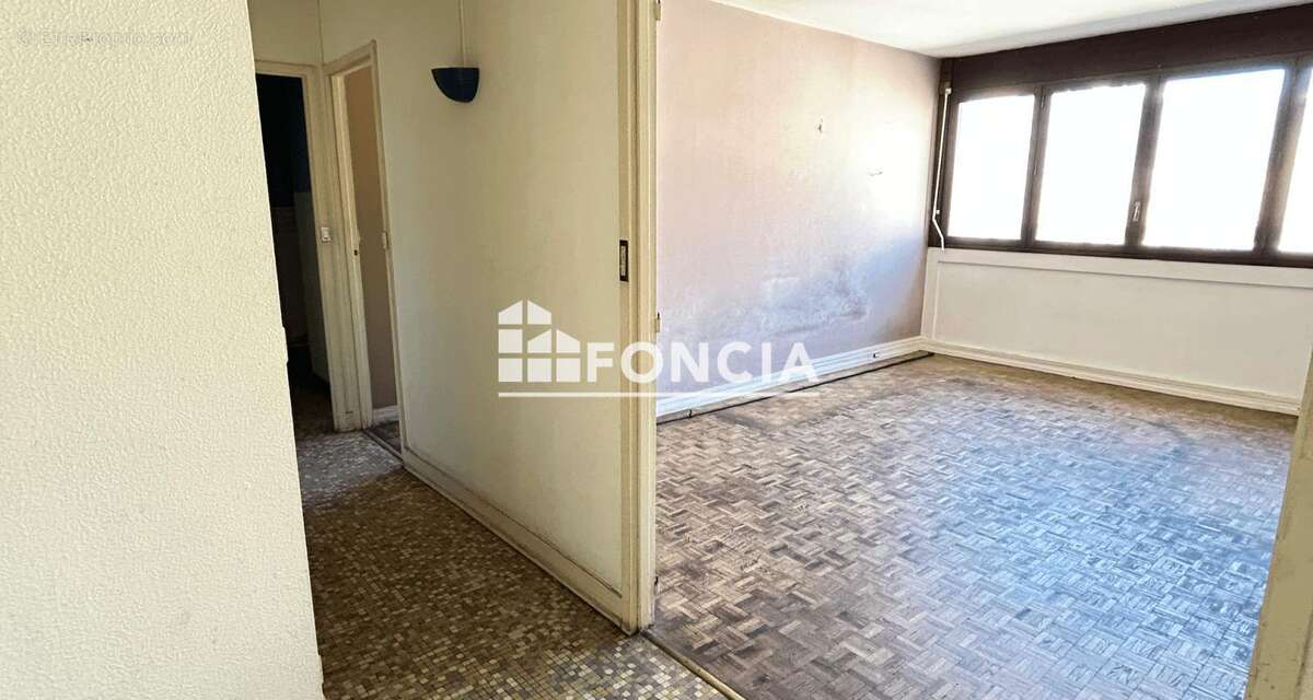Appartement à MARSEILLE-5E
