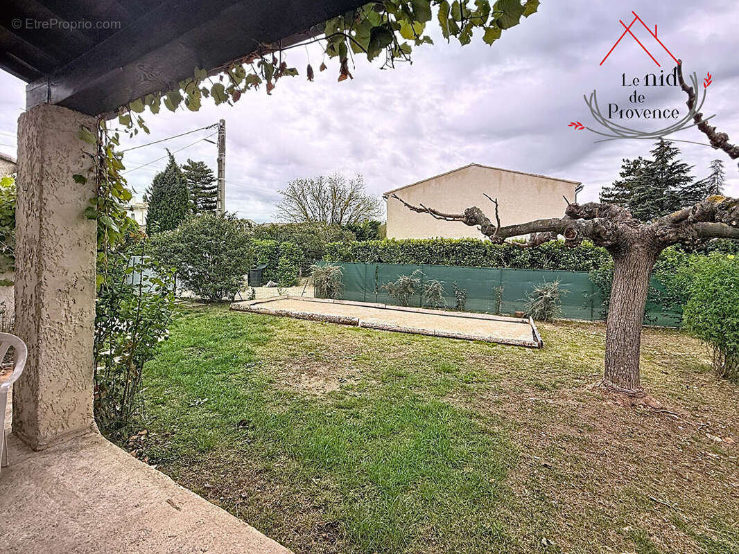 Maison à PERNES-LES-FONTAINES