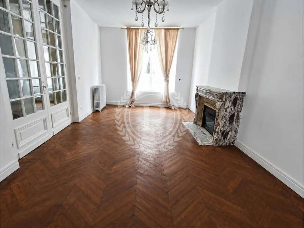 Maison 272 m² à Arras  - photo 5