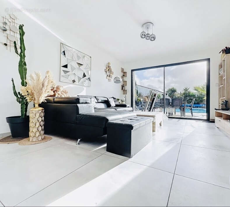 Maison à AIGREFEUILLE-D'AUNIS