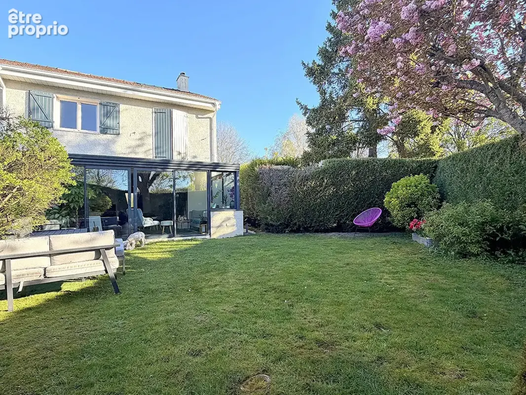 Maison Montigny Le Bretonneux 7 pièce(s) 136.71 m2 - photo 2