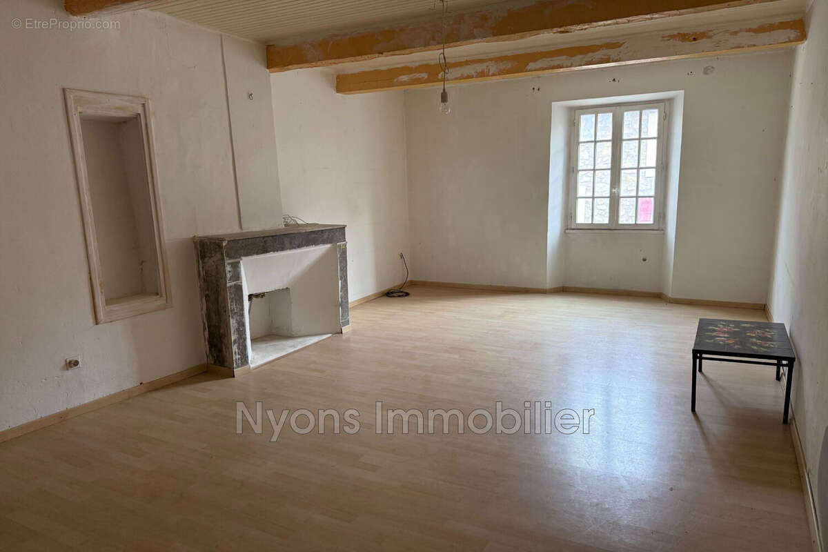Appartement à LES PILLES