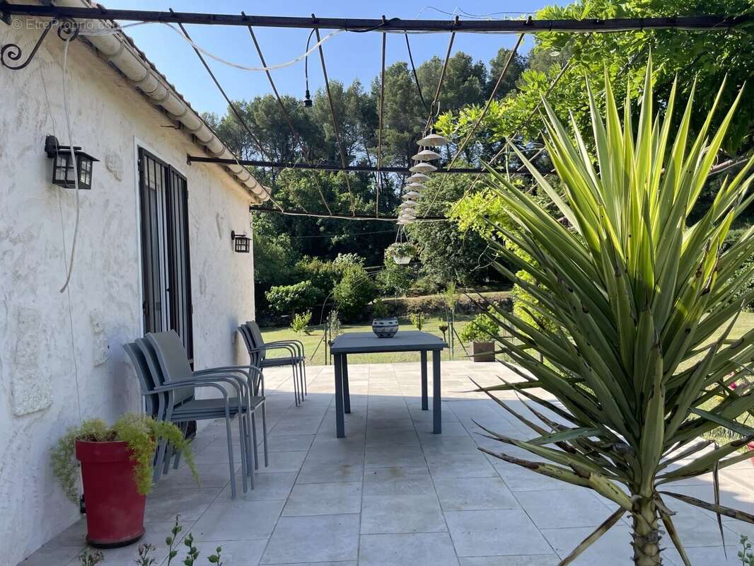 Maison à FIGANIERES