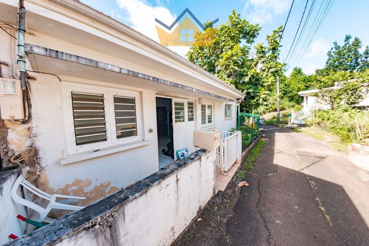 Maison à SAINT-ESPRIT