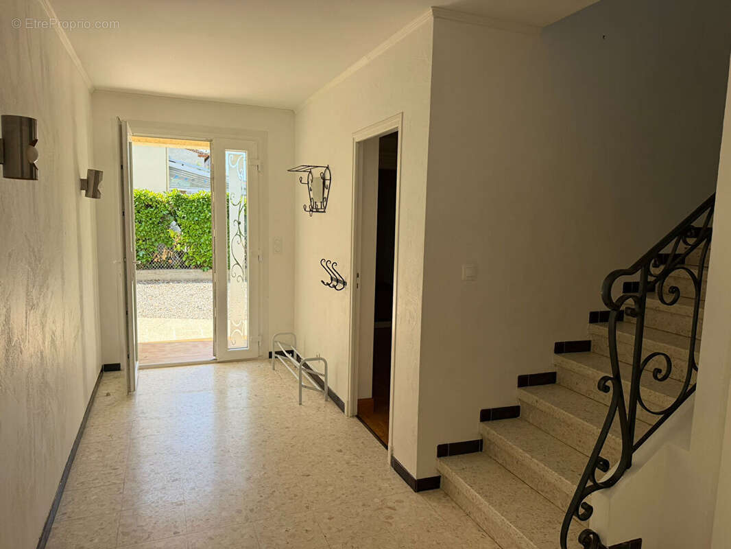 Maison indépendante 147 m² sur parcelle 390 m² Carcassonne - 6 chambres. - photo 13