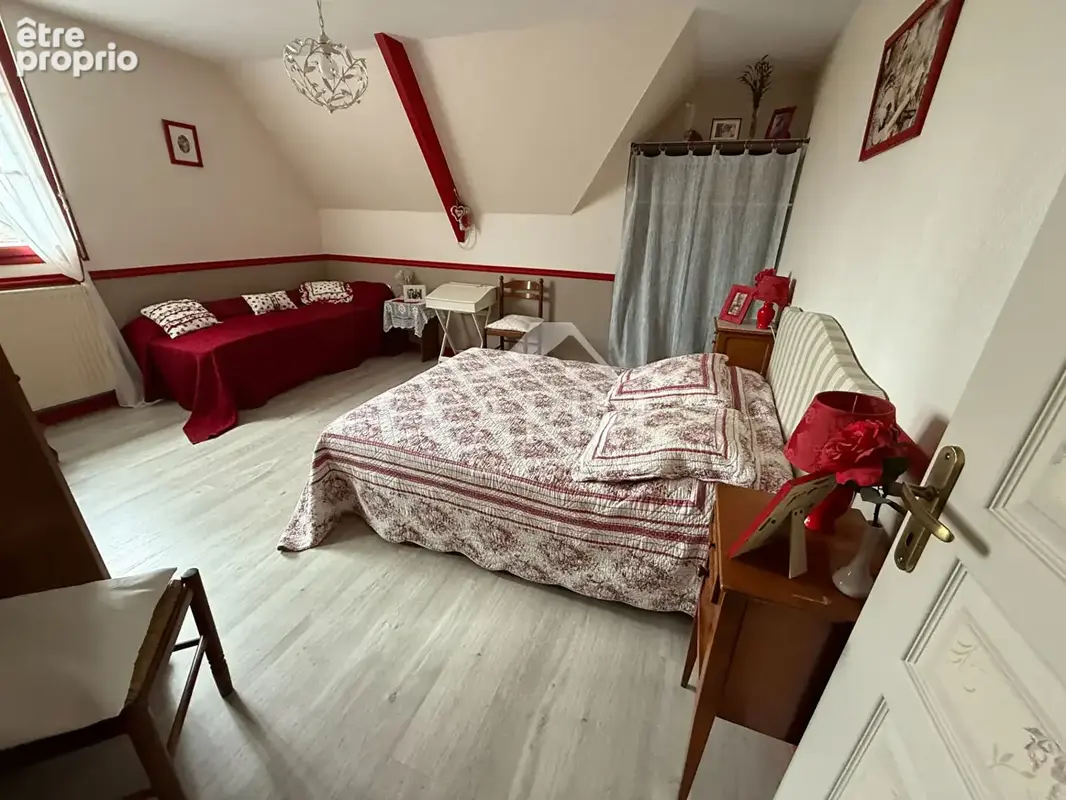 Maison Laignelet sur sous-sol complet 7 Pièces - 5Ch. -1364m² terrain- Pas de vis à vis - photo 8