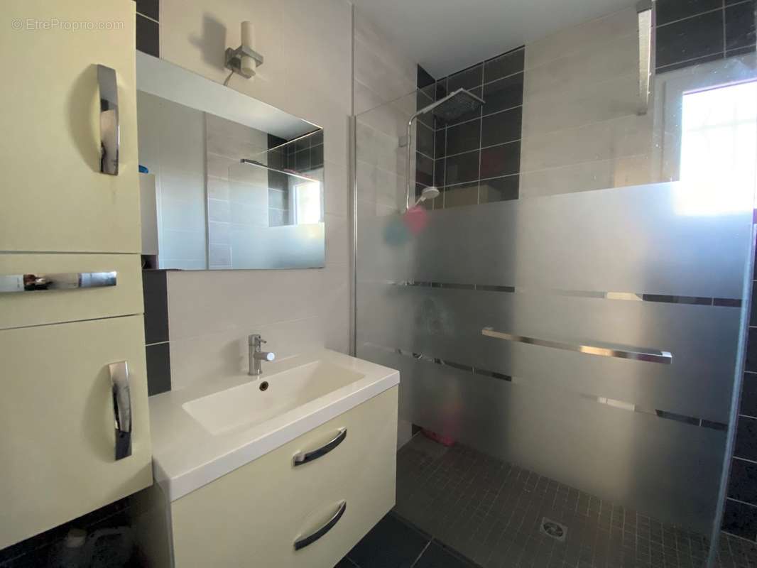 Villa en parfait état - 2 chambres à AMBUTRIX - photo 5