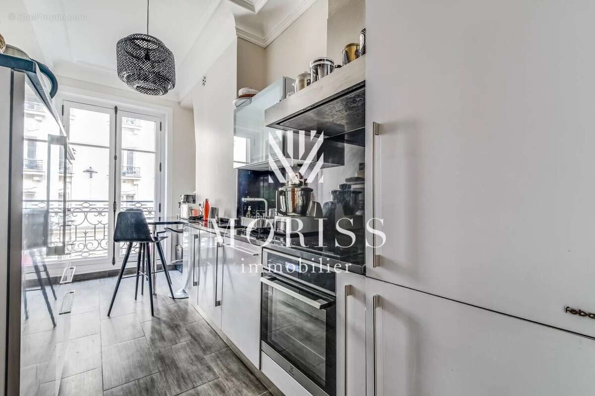 Appartement à PARIS-17E