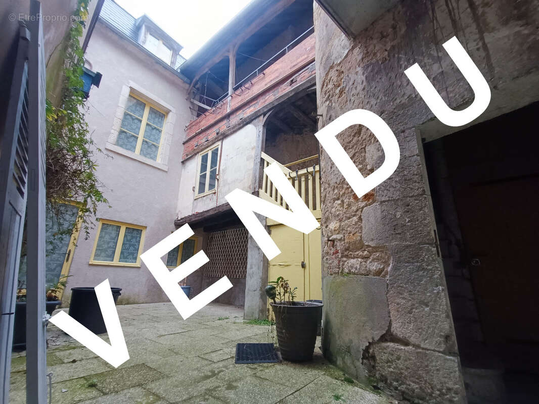 Appartement à LA CHARITE-SUR-LOIRE