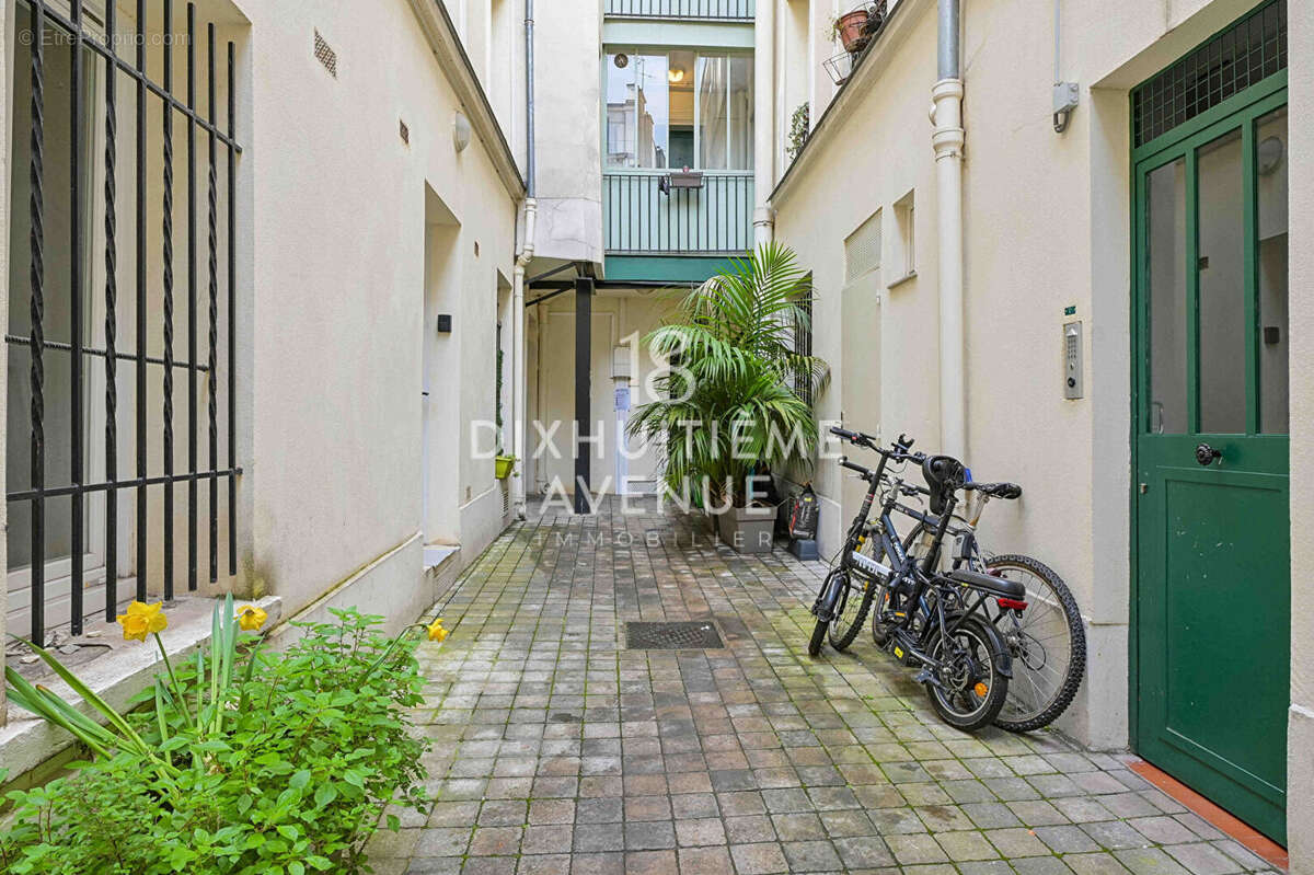 Appartement à PARIS-18E