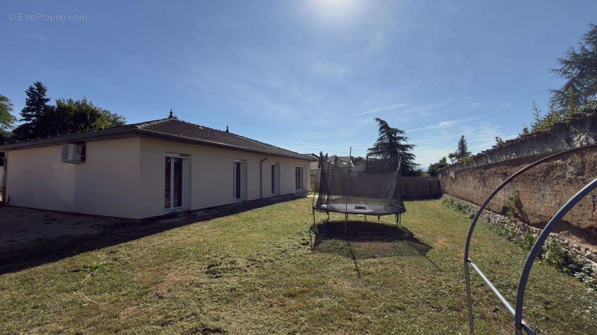 Maison à MORESTEL