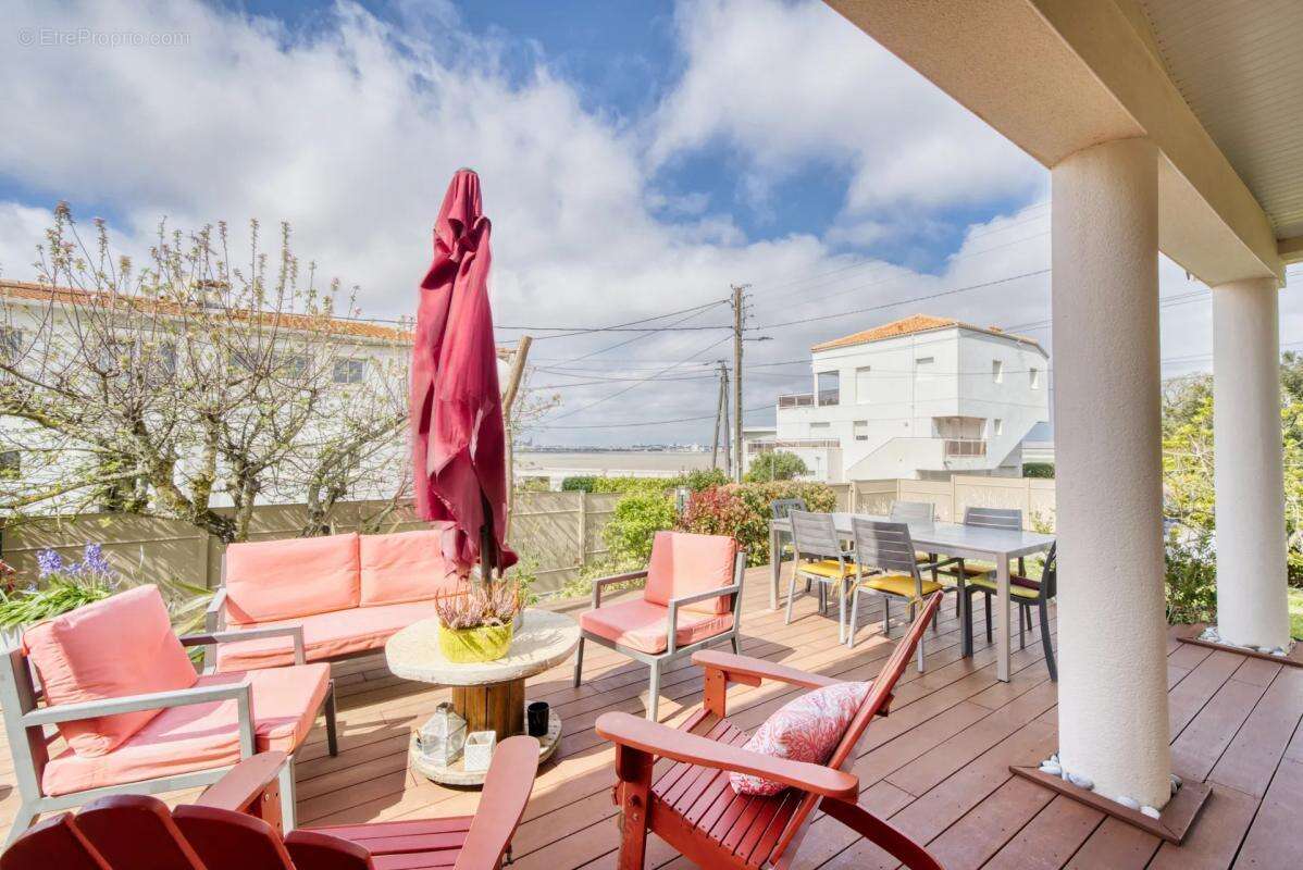 Maison à SAINT-GEORGES-DE-DIDONNE