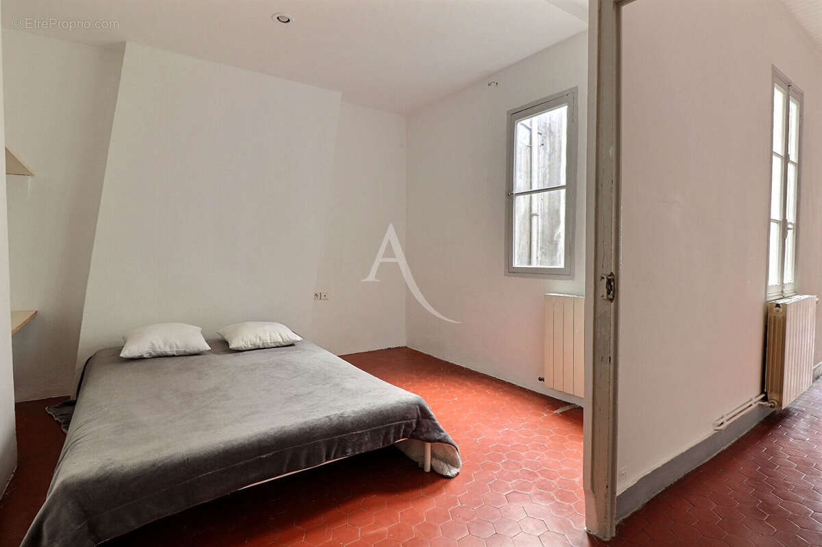 Appartement à MARSEILLE-1E