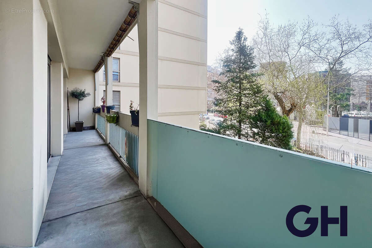 Appartement à LYON-8E