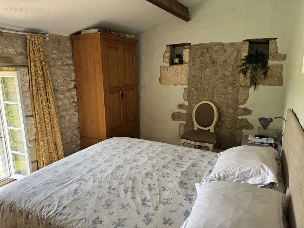 Appartement à BERTRIC-BUREE