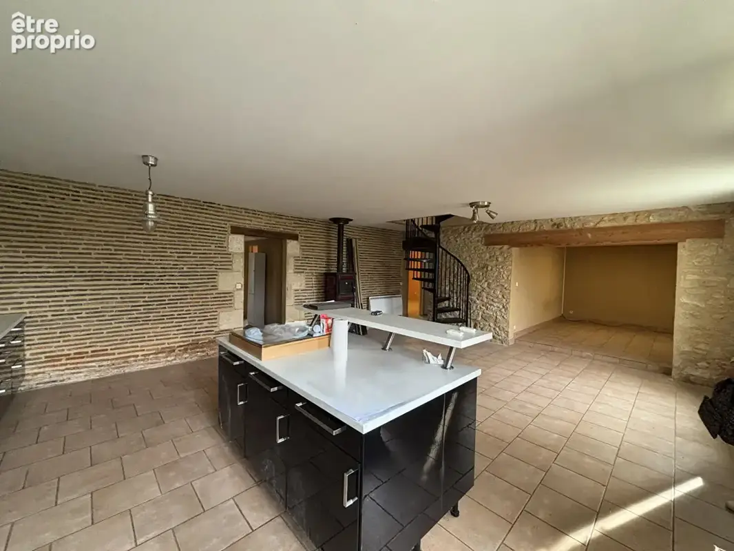 Maison en pierre à Montpon-Ménestérol 5 pièce(s) 126 m2 - photo 4