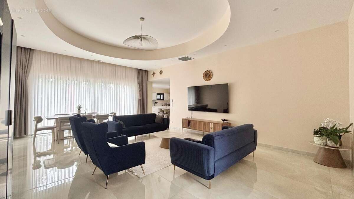 Maison 187 m² à Pompignac  - photo 7