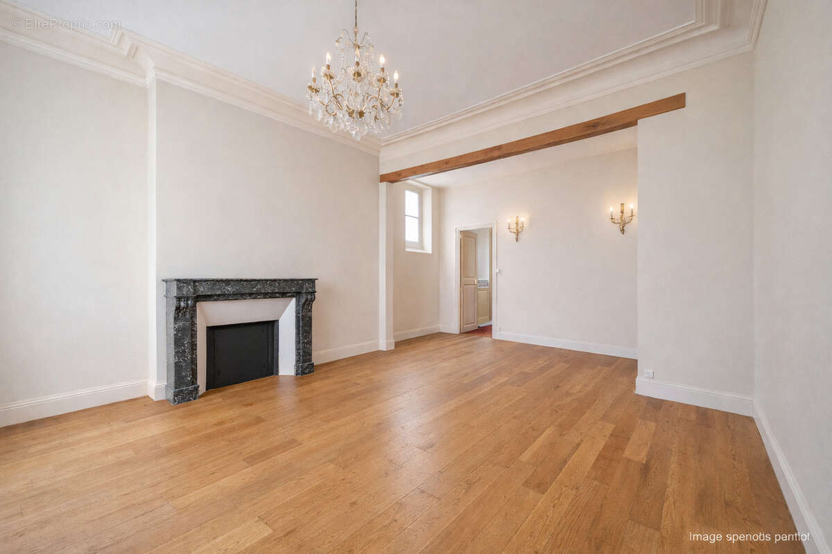 Appartement à PARIS-4E