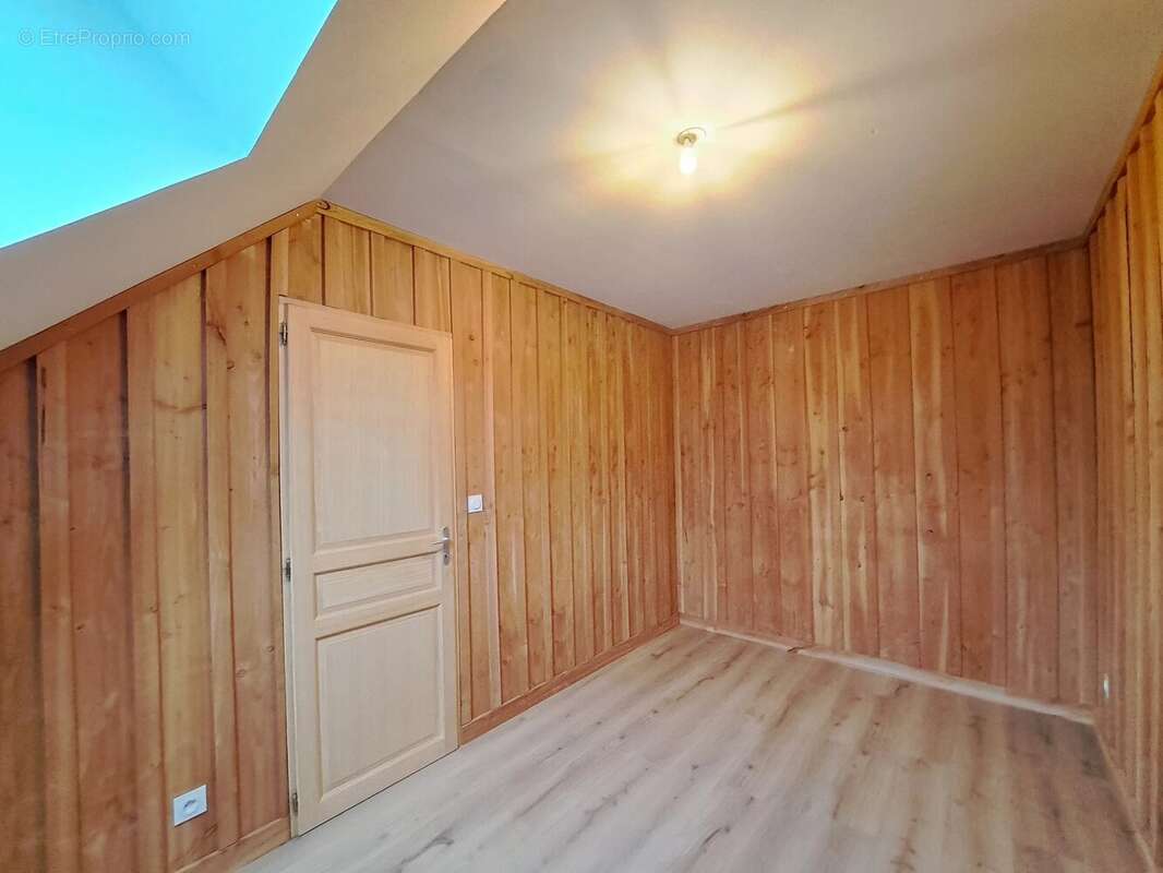 Appartement à COURTERANGES