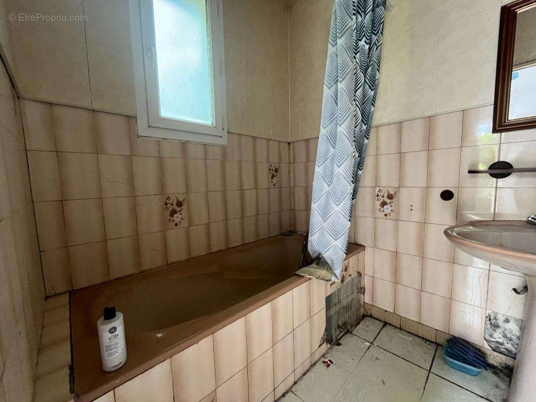 Maison à LISSAC-ET-MOURET