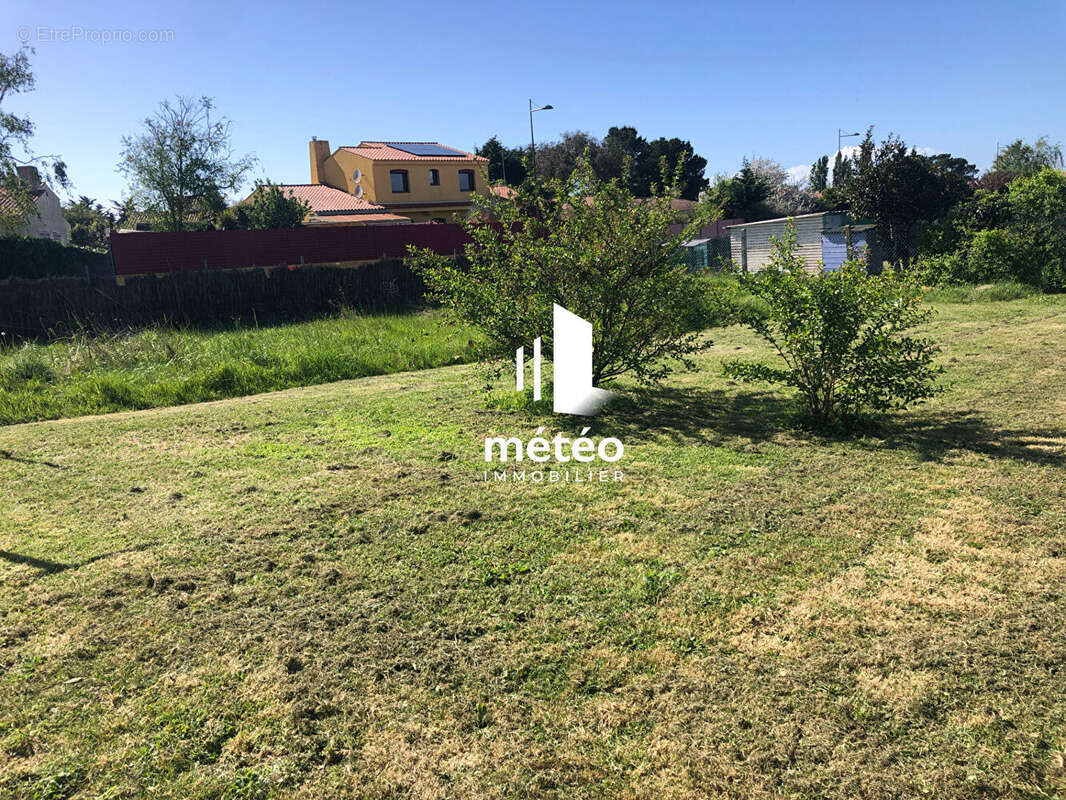 Terrain à LES SABLES-D&#039;OLONNE