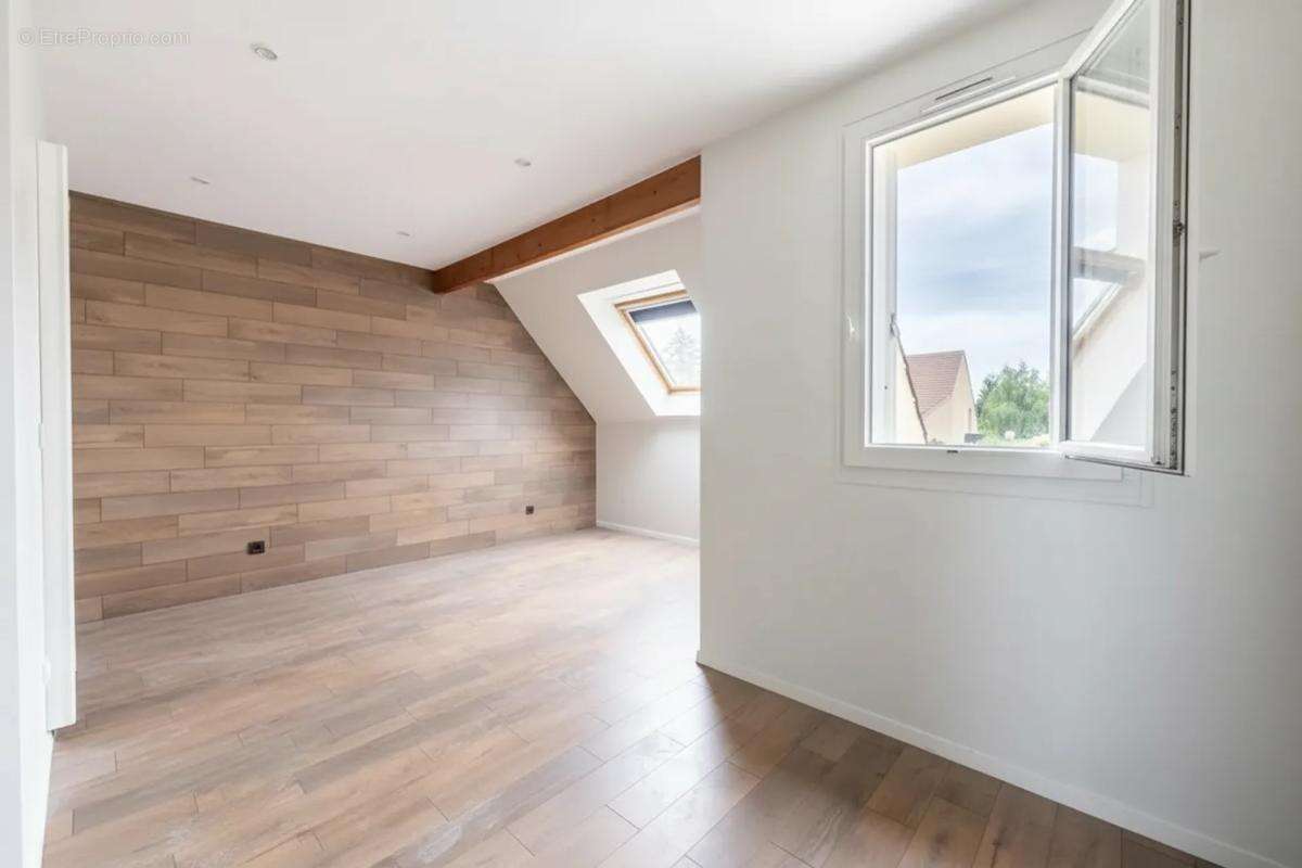 Maison familiale de 5 pièces - 132 m2 - L'Isle-Adam - photo 11