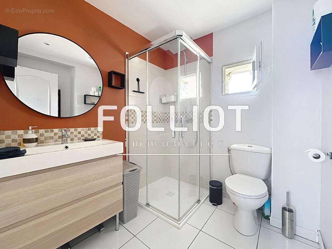 Maison à DONVILLE-LES-BAINS