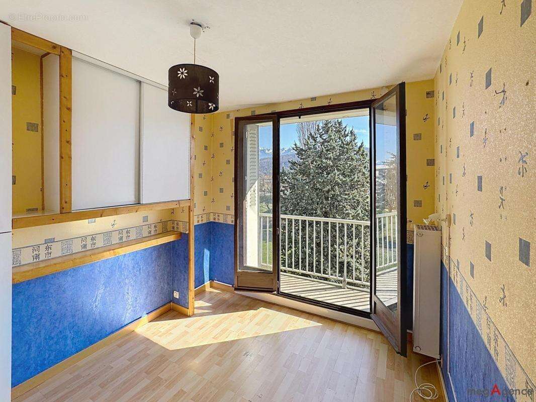 Appartement à LE PONT-DE-CLAIX