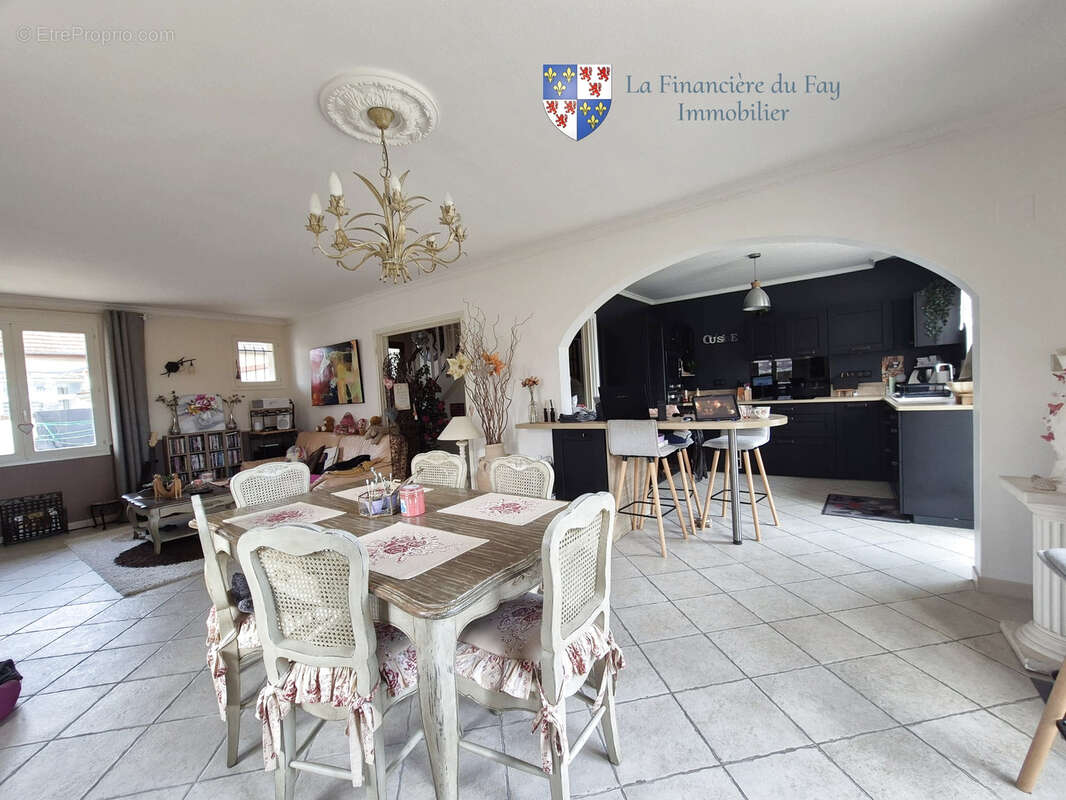 Maison à ANIZY-LE-CHATEAU