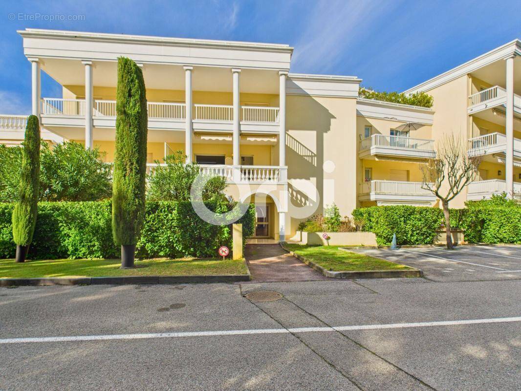 Appartement à MANDELIEU-LA-NAPOULE