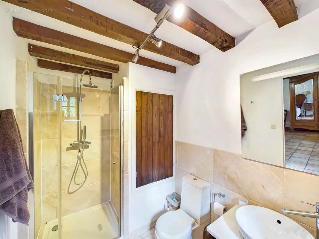 Maison à PESSAC-SUR-DORDOGNE