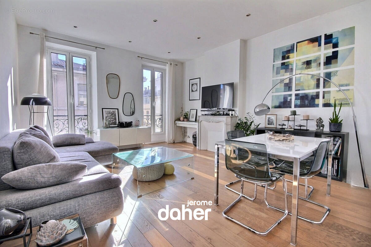 Appartement à MARSEILLE-6E