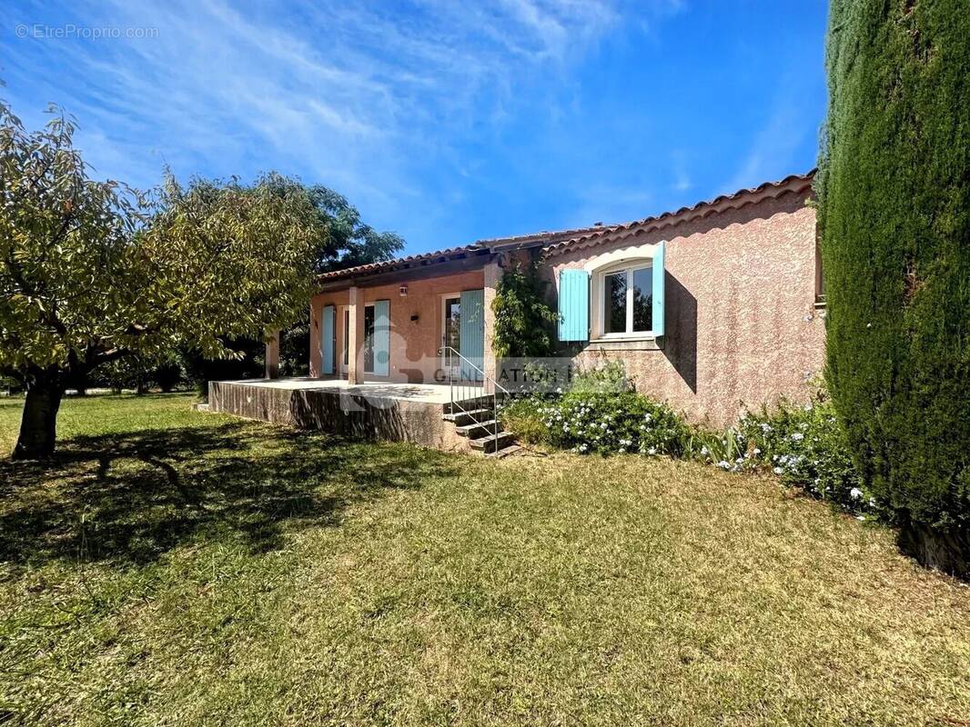 Maison à FONTVIEILLE