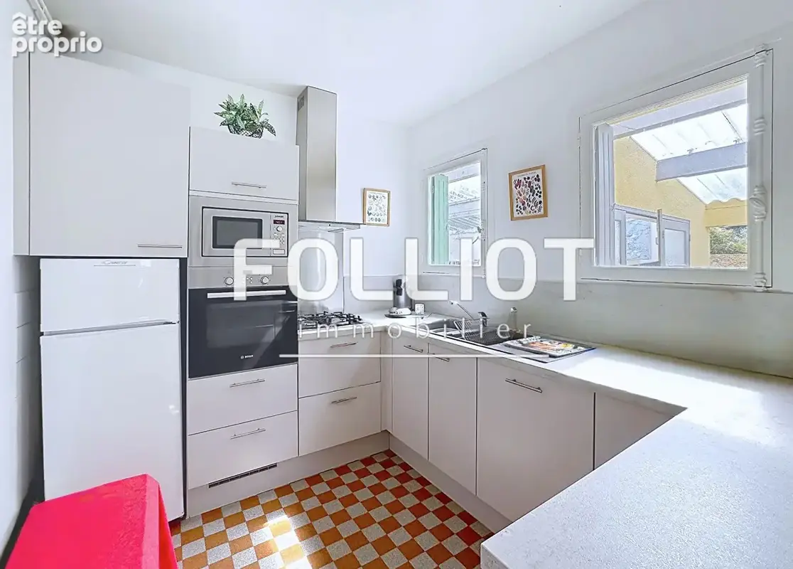 Maison à vendre LUC-SUR-MER 150m de la plage, 2 chambres, véranda 20m², garage. - photo 3